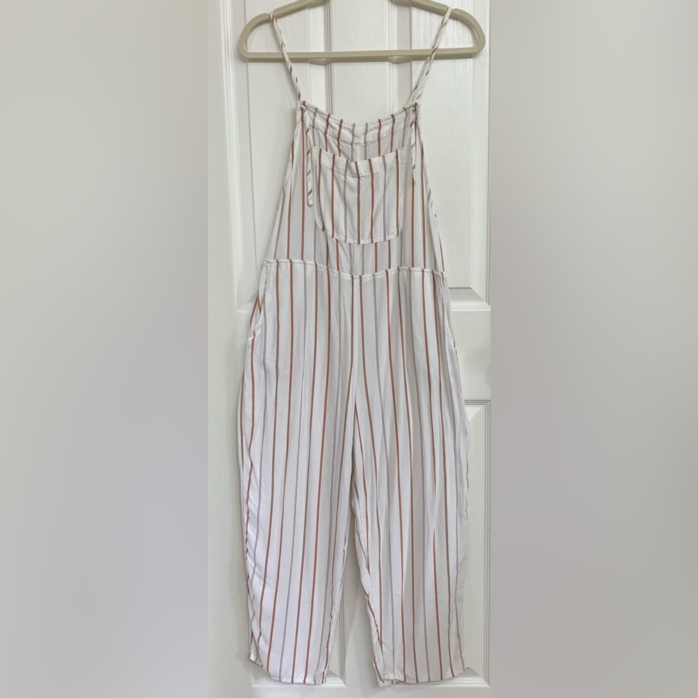 RVCA Zula Jumpsuit Overalls White Stripe Cover Up Sz M Casual Lightweight Beach - Picture 2 of 13